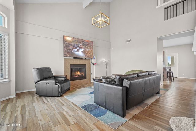 433 CLAIBORNE Street, Horizon City, TX 79928