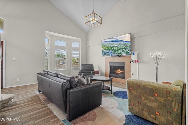 433 CLAIBORNE Street, Horizon City, TX 79928