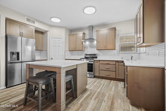 433 CLAIBORNE Street, Horizon City, TX 79928