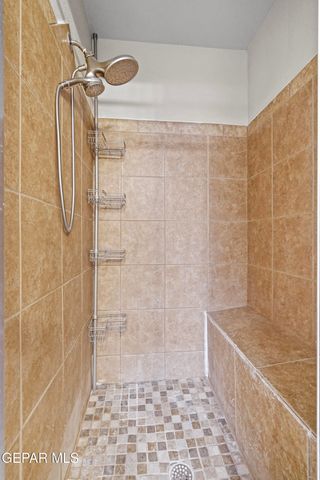 433 CLAIBORNE Street, Horizon City, TX 79928