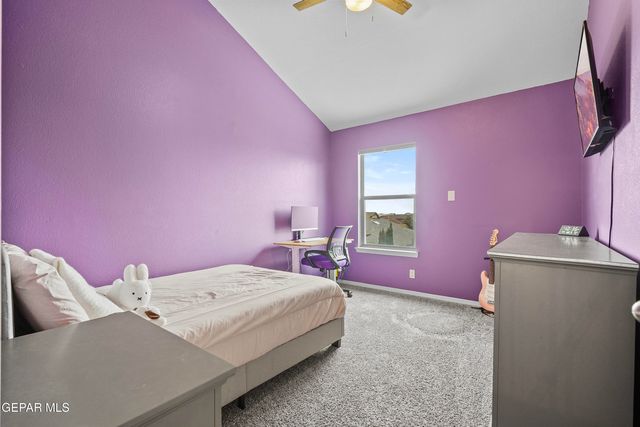 433 CLAIBORNE Street, Horizon City, TX 79928