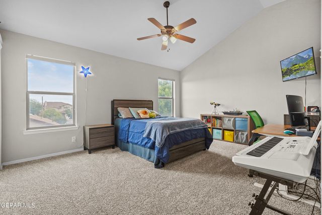 433 CLAIBORNE Street, Horizon City, TX 79928