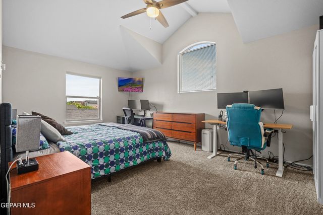 433 CLAIBORNE Street, Horizon City, TX 79928