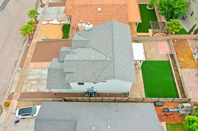 433 CLAIBORNE Street, Horizon City, TX 79928