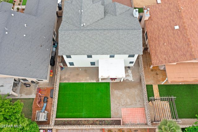 433 CLAIBORNE Street, Horizon City, TX 79928