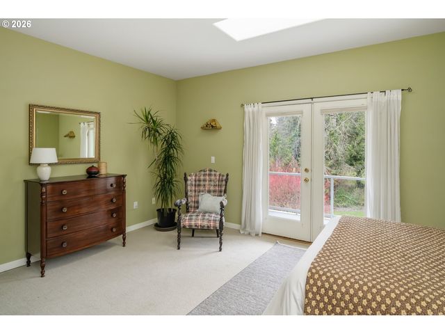 3016 Se BERKELEY Pl, Portland, OR 97202