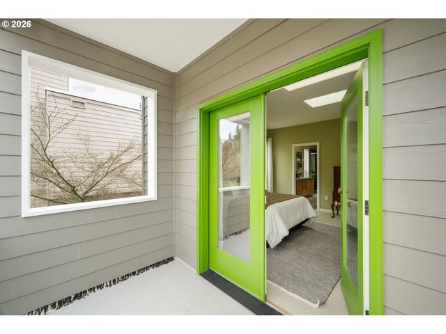 3016 Se BERKELEY Pl, Portland, OR 97202