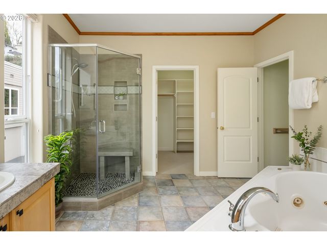 3016 Se BERKELEY Pl, Portland, OR 97202