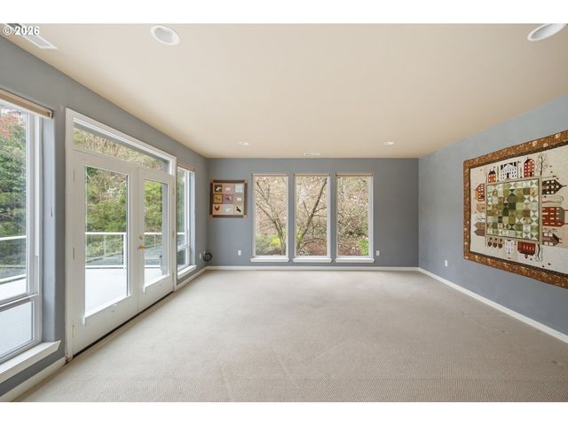 3016 Se BERKELEY Pl, Portland, OR 97202