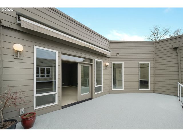 3016 Se BERKELEY Pl, Portland, OR 97202