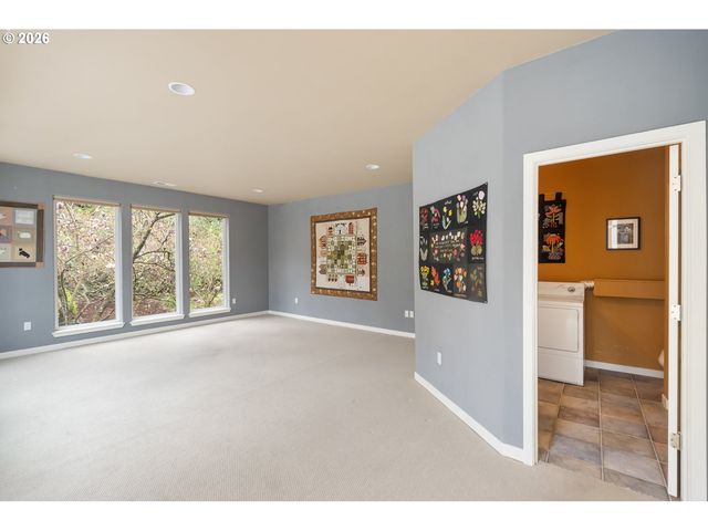 3016 Se BERKELEY Pl, Portland, OR 97202