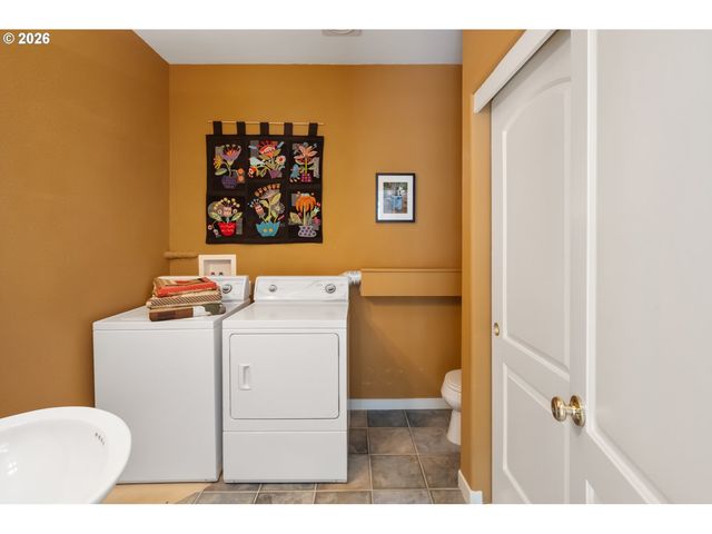 3016 Se BERKELEY Pl, Portland, OR 97202