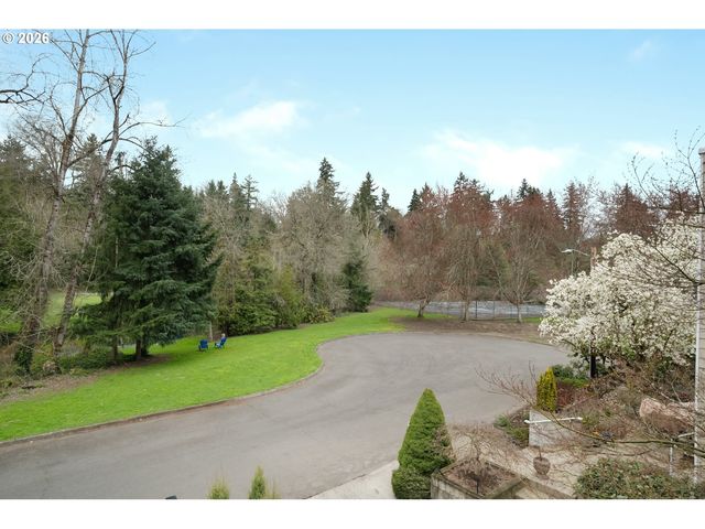 3016 Se BERKELEY Pl, Portland, OR 97202