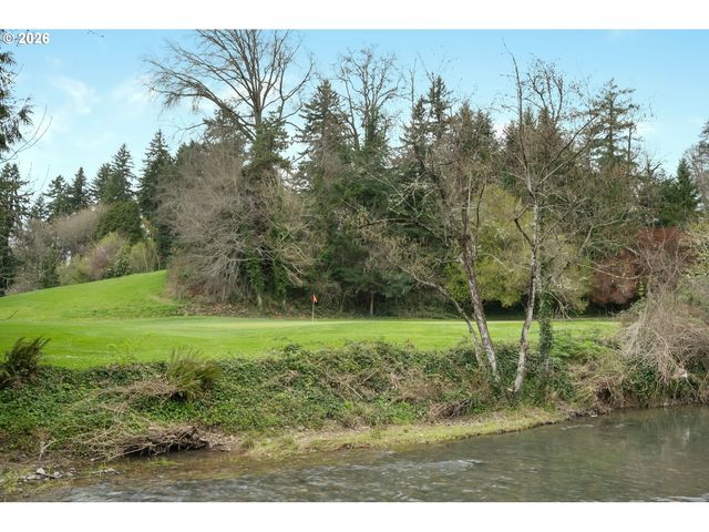 3016 Se BERKELEY Pl, Portland, OR 97202