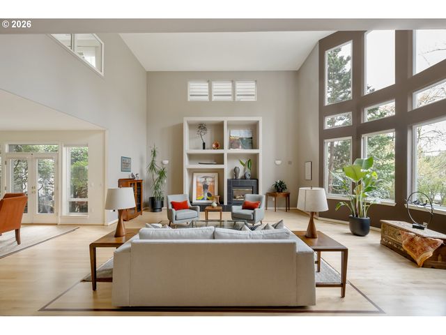 3016 Se BERKELEY Pl, Portland, OR 97202