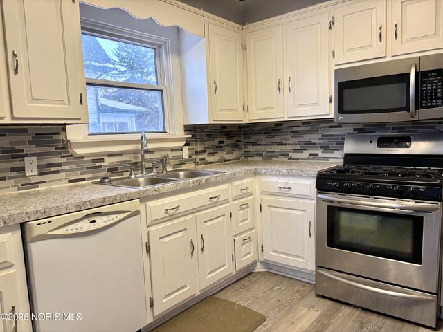 3843 Hoiles Avenue, Toledo, OH 43612