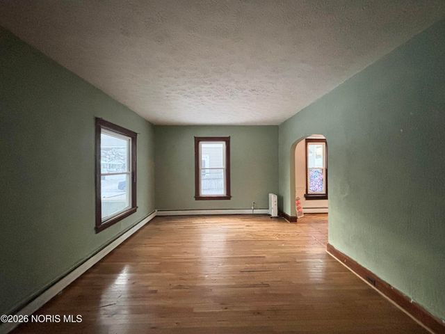 3843 Hoiles Avenue, Toledo, OH 43612