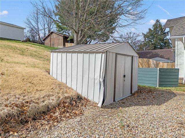 831 9th Street SW, Massillon, OH 44647