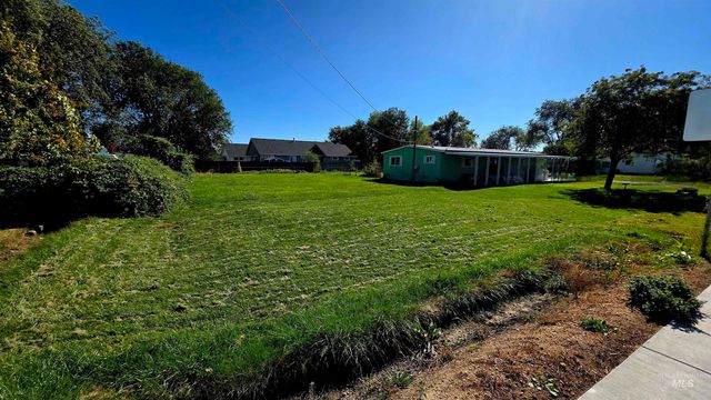 1610 S Midland Blvd, Nampa, ID 83686