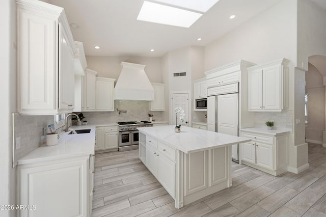6833 E ACOMA Drive, Scottsdale, AZ 85254