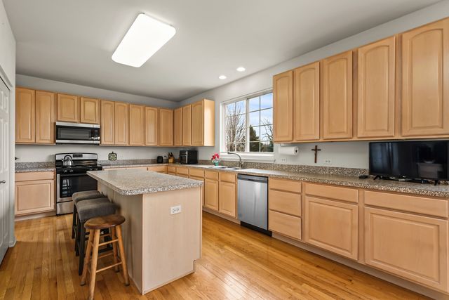 2311 Hazeltime Drive, Vernon Hills, IL 60061