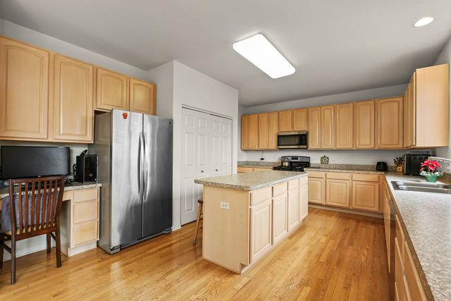 2311 Hazeltime Drive, Vernon Hills, IL 60061