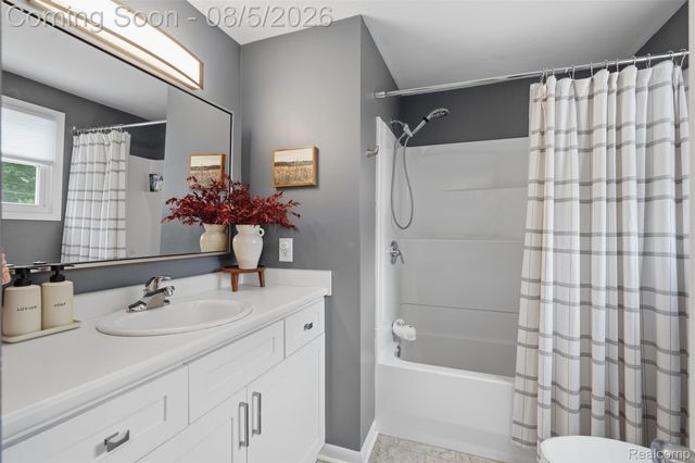 105 Highlake Avenue, Ann Arbor, MI 48103