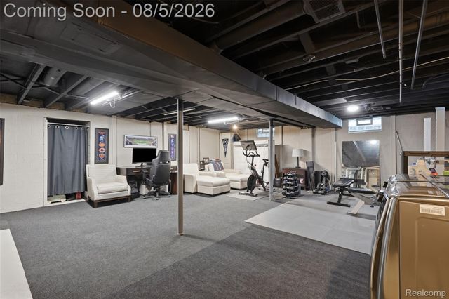 105 Highlake Avenue, Ann Arbor, MI 48103