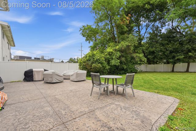 105 Highlake Avenue, Ann Arbor, MI 48103