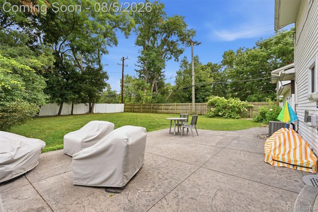 105 Highlake Avenue, Ann Arbor, MI 48103