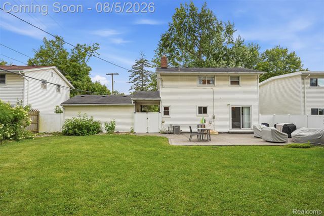 105 Highlake Avenue, Ann Arbor, MI 48103