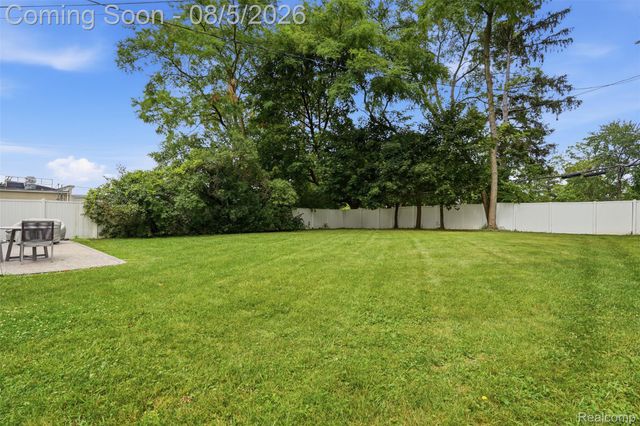 105 Highlake Avenue, Ann Arbor, MI 48103