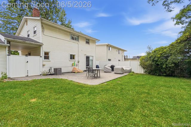 105 Highlake Avenue, Ann Arbor, MI 48103