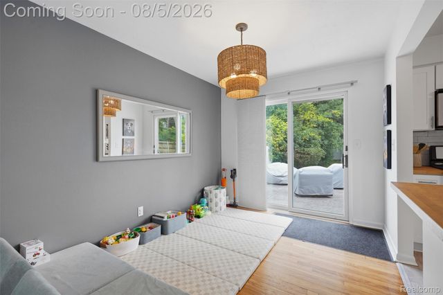 105 Highlake Avenue, Ann Arbor, MI 48103