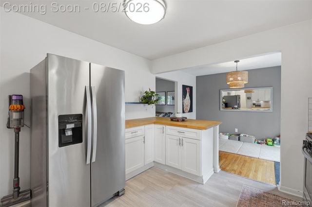 105 Highlake Avenue, Ann Arbor, MI 48103