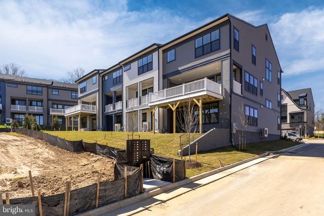 8454 BEGONIA LN, Lorton, VA 22079