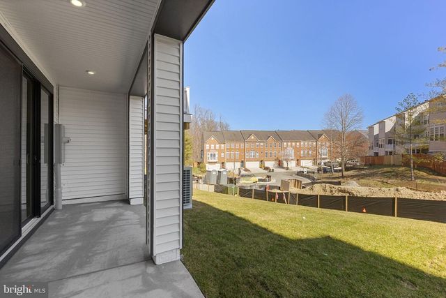 8454 BEGONIA LN, Lorton, VA 22079