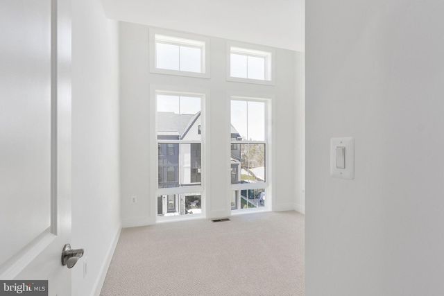 8454 BEGONIA LN, Lorton, VA 22079