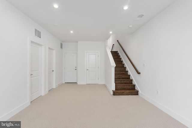 8454 BEGONIA LN, Lorton, VA 22079