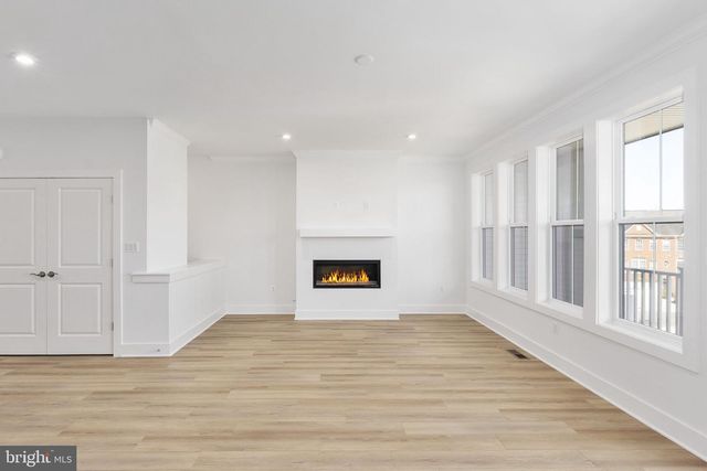 8454 BEGONIA LN, Lorton, VA 22079