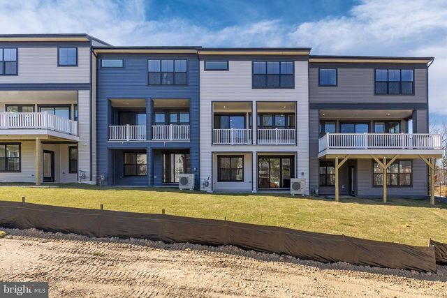 8454 BEGONIA LN, Lorton, VA 22079