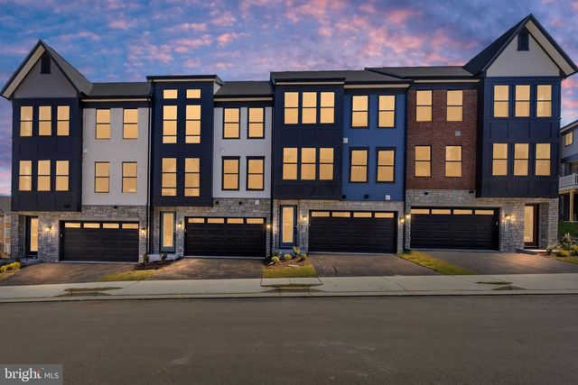 8454 BEGONIA LN, Lorton, VA 22079