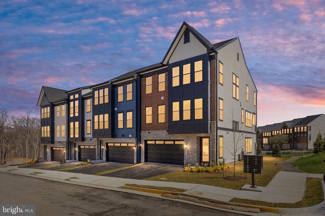 8454 BEGONIA LN, Lorton, VA 22079