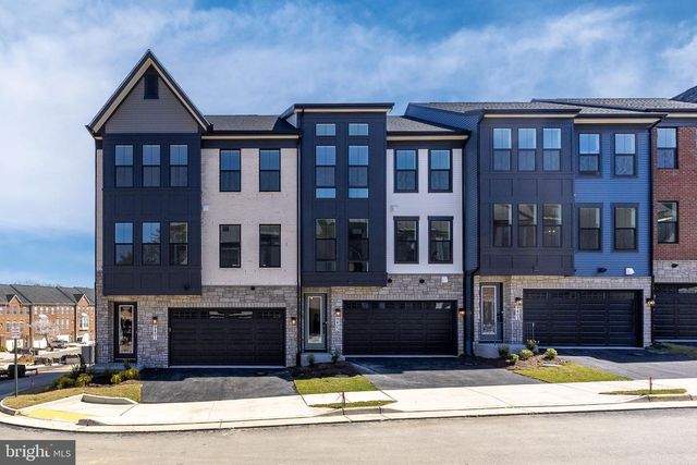 8454 BEGONIA LN, Lorton, VA 22079