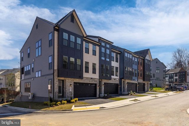 8454 BEGONIA LN, Lorton, VA 22079