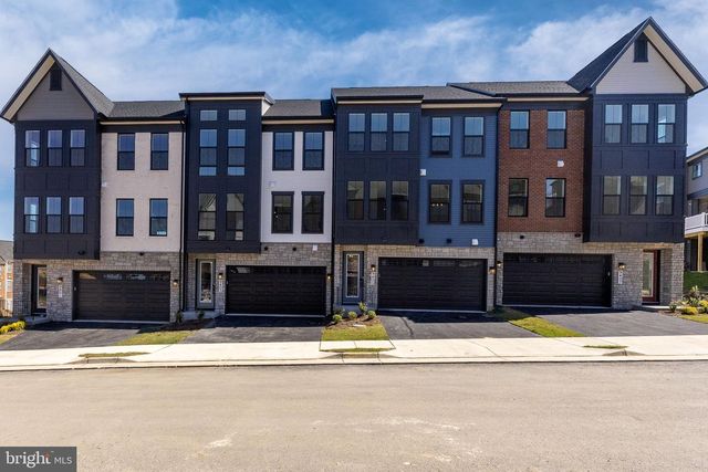 8454 BEGONIA LN, Lorton, VA 22079