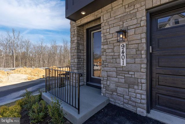 8454 BEGONIA LN, Lorton, VA 22079