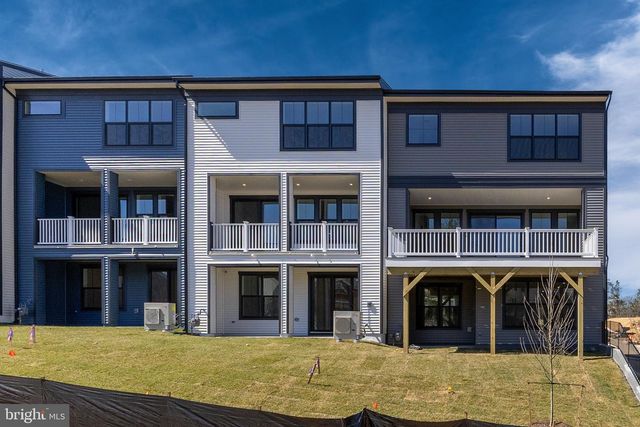 8454 BEGONIA LN, Lorton, VA 22079