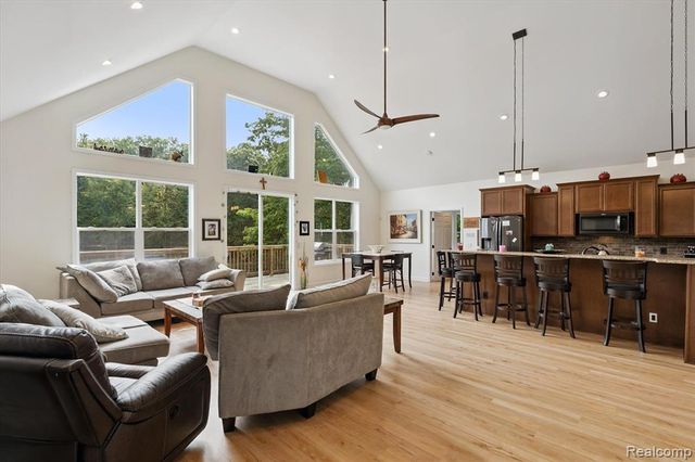 441 W Dryden Road, Metamora, MI 48455