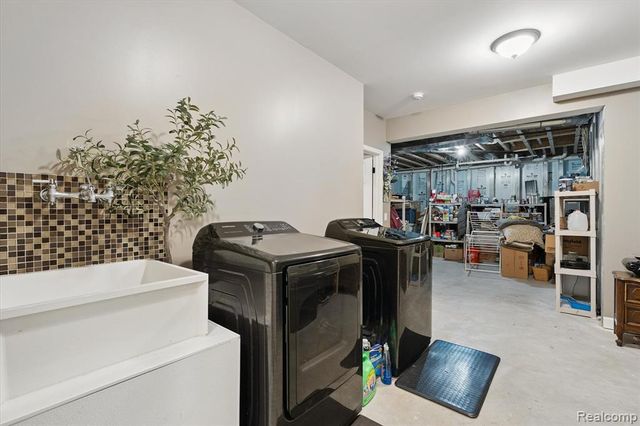 441 W Dryden Road, Metamora, MI 48455